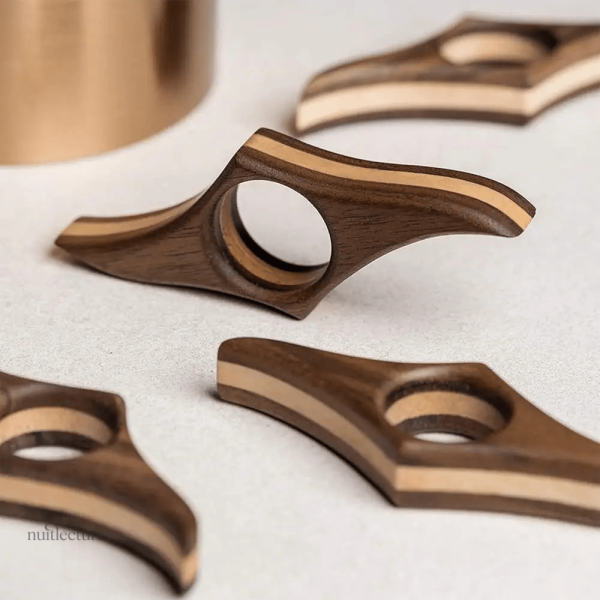 Bague en bois pour lecture élégante