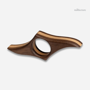 Bague en bois au design moderne