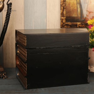 Faux livres décoratifs pour un style de bureau classique