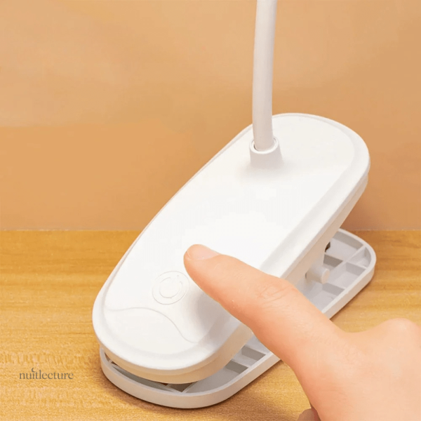 Lampe adaptable 360° pour la lecture dans tous les angles