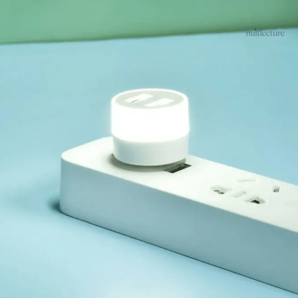 Portable et légère lampe de lecture USB