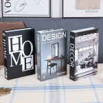Décoration intérieure : ensemble de faux livres stylés