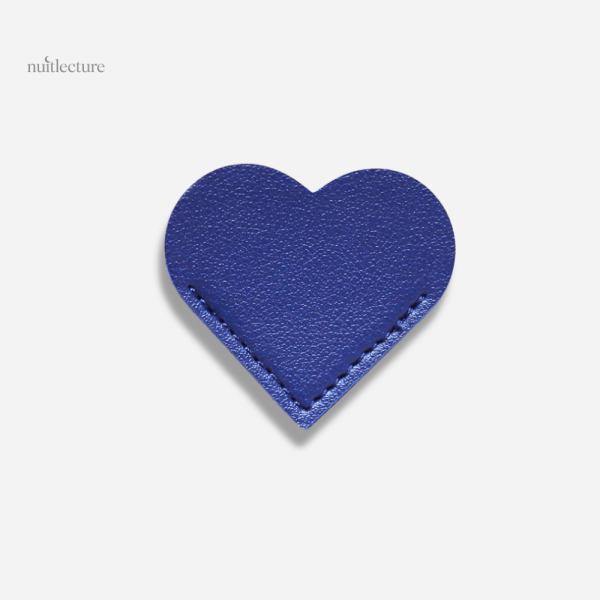 Marque-page coeur en cuir, un essentiel pour lecteurs