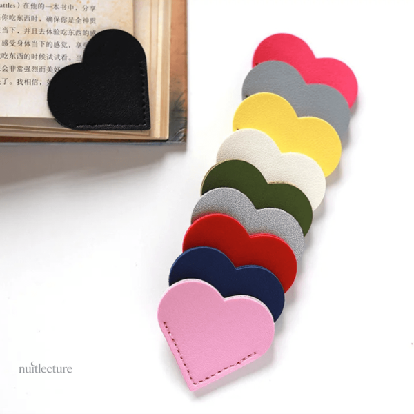 Accessoire de lecture : marque-page coin en cuir