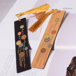 Marque-page en bois, style nature et minimaliste