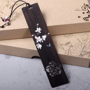 Comment entretenir un marque-page en bois ?