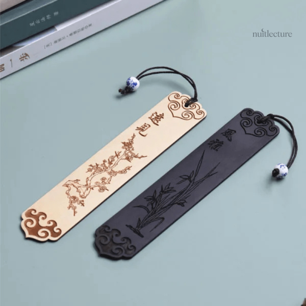 Marque-page en bois, parfait pour amateurs de littérature asiatique