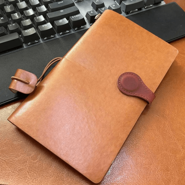 Marque-page en cuir pratique et magnétique