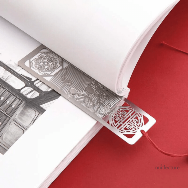 Marque-page stylé en métal pour livres