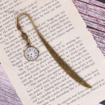 Accessoire de lecture : marque-page en métal horloge