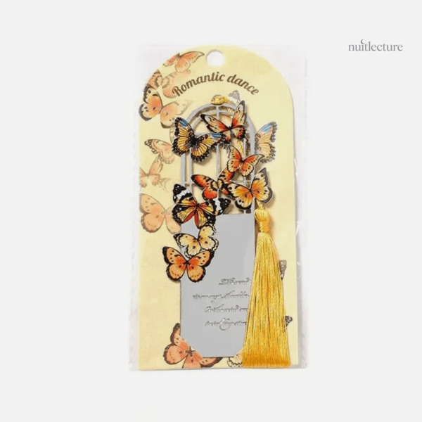 Objet de lecture en métal, inspiré par une nuée de papillons