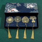 Marque-pages en métal avec motifs floraux
