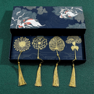 Marque-pages en métal avec motifs floraux