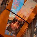 Marque-page artistique représentant des paysages variés