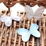 Papillons colorés en marque-pages magnétiques pratiques