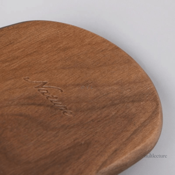 Serre-livre en bois, forme arrondie pour un look moderne