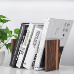 Serre-livre design en bois, style contemporain en noyer
