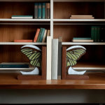 Serre-livre en bois design Papillon lune