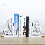 Serre-livre en bois original, inspiration maritime pour votre espace