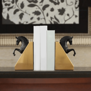 Accessoire de bureau design en métal représentant des chevaux