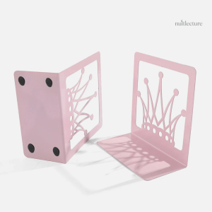 Couronne en métal pour un maintien de livres stylé