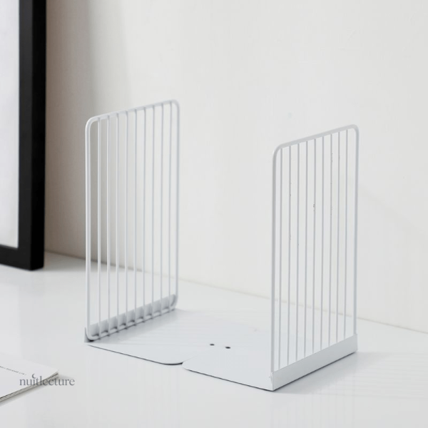 Élégant serre-livre métallique, design moderne
