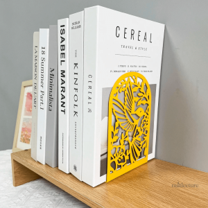 Accessoire de bureau : serre-livre en métal coloré