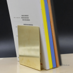 Support livre en métal, design Recta doré