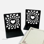 Support livre en métal original, design cœur