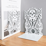 Têtes de mort blanches en métal pour un rangement stylé