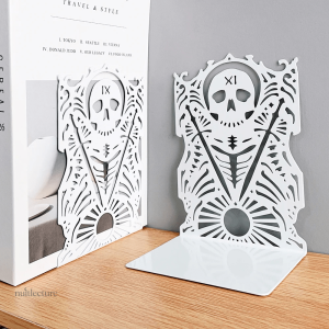 Têtes de mort blanches en métal pour un rangement stylé
