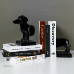 Accessoire littéraire : chien en résine pour étagère