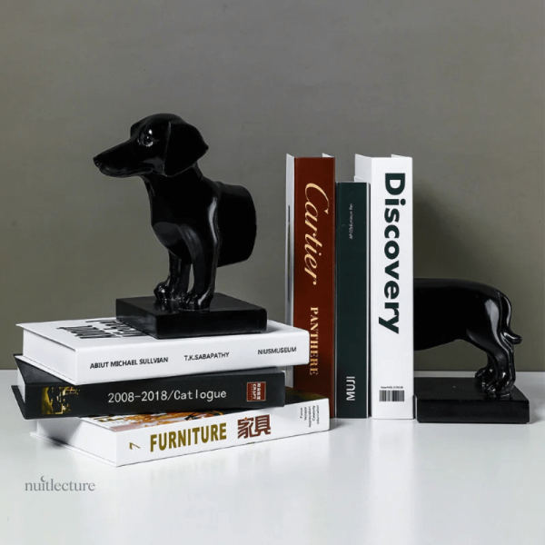 Accessoire littéraire : chien en résine pour étagère
