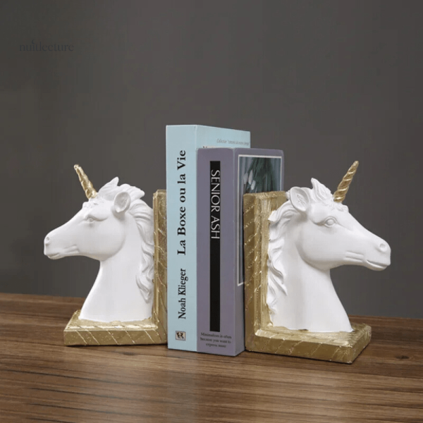 Serre-livre créatif en résine avec une licorne emblématique